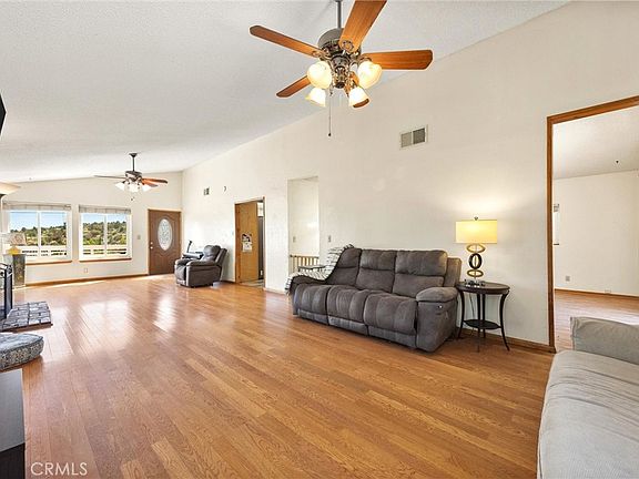 5th image of 120 S End Dr