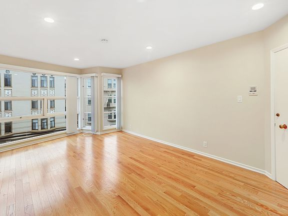 2nd image of 1685 Chestnut St #202