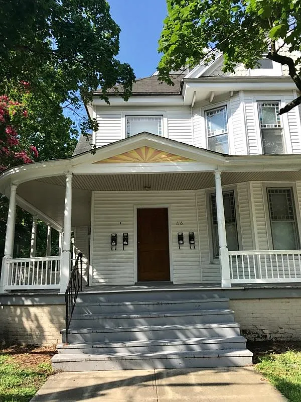 Building Photo - 116 Walnut St #1
