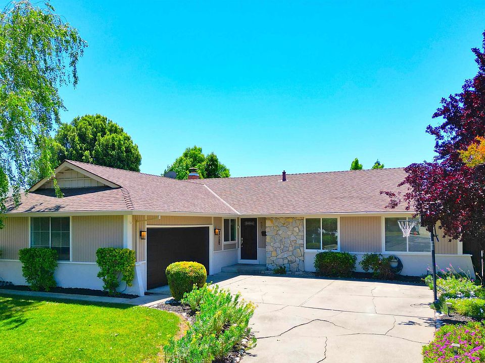 1st image of 637 Dover Way