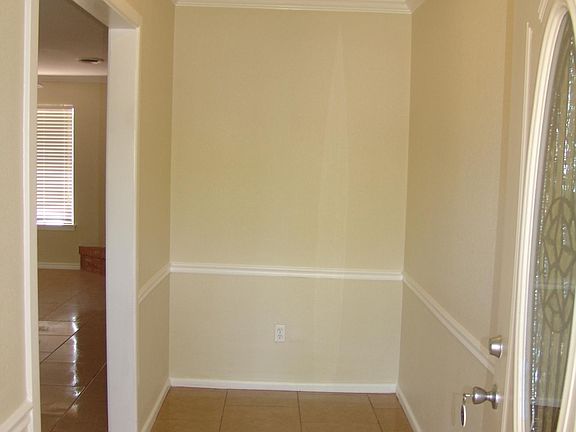 2nd image of 2309 Crescent Dr