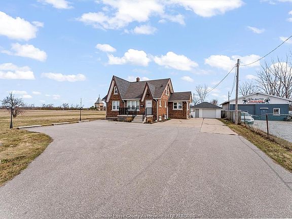 3rd image of 4590 Walker Rd