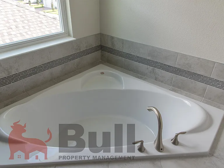 7518 Summerlake Groves St — Photo 29