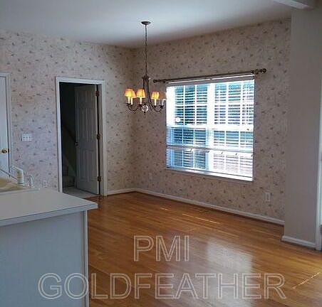3rd image of 3159 Evelyn Ct