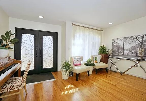 5th image of 7313 Avenue T