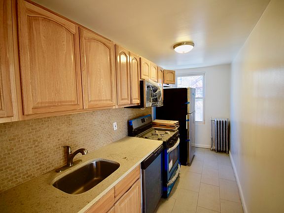 3rd image of 1443 Beach Ave