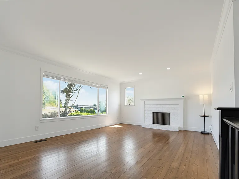 1341 Parker St — Photo 28
