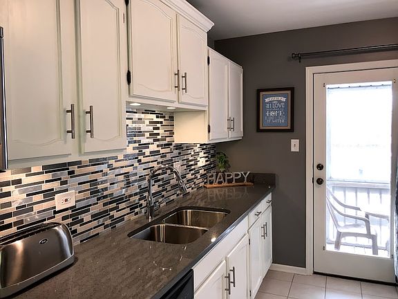 2nd image of 17625 Drummond Dr