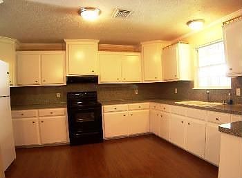 3rd image of 2738 Apache Dr