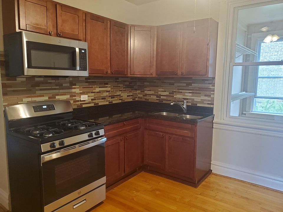 1st image of 1900 S Harvey Ave #1E