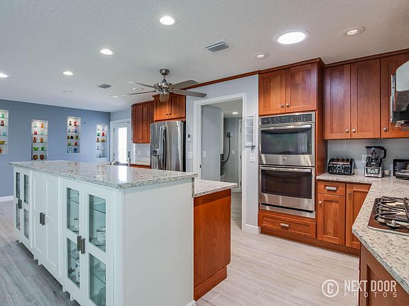 5th image of 1215 Montego Bay Dr N
