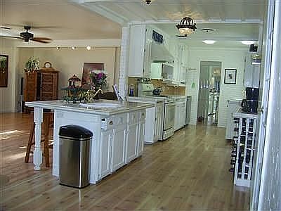 2nd image of 4800 Moddison Ave
