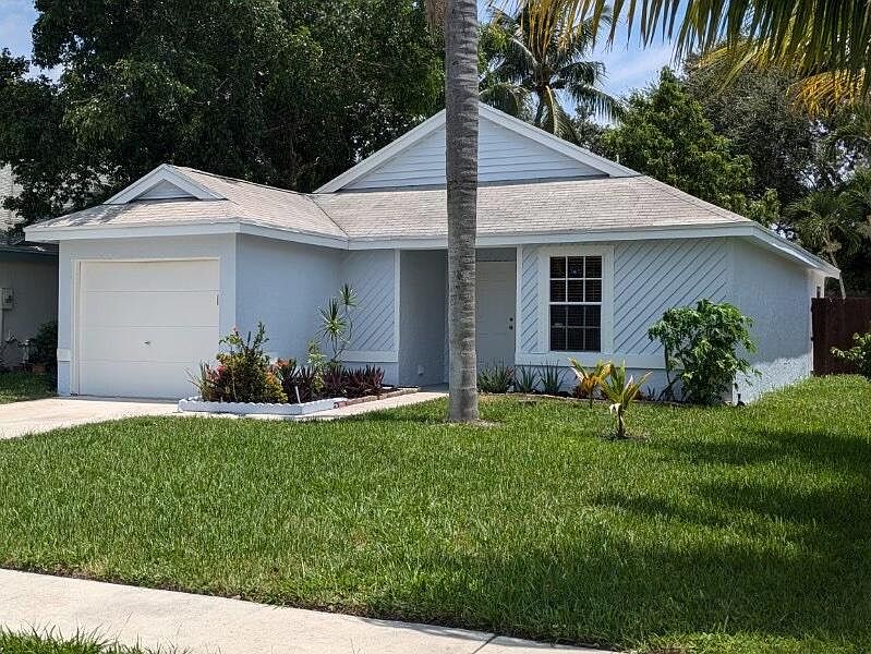 1st image of 17 Misty Meadow Drive