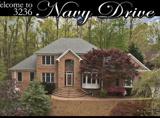 3236 Navy Dr, Herndon, VA 20171