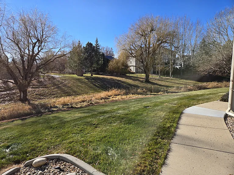 5225 White Willow Dr #M100 — Photo 17