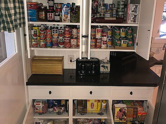 Kitchen pantry