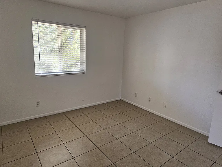 Hayden Terrace — Photo 47
