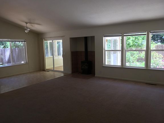 5th image of 18180 N Meadow Dr