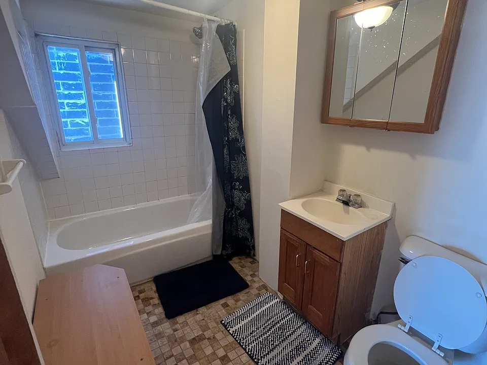 1638 N Western Ave #3