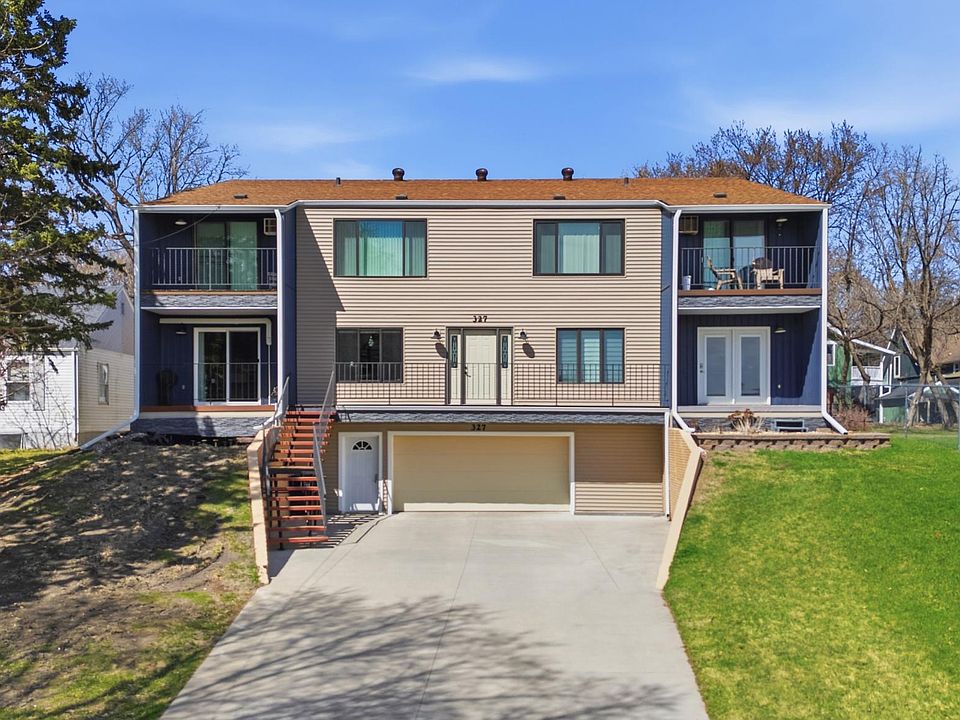 1st image of 327 10th Ave S APT 3
