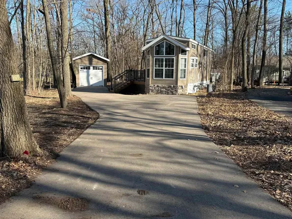 272 Oak St, Edgerton, WI 53534