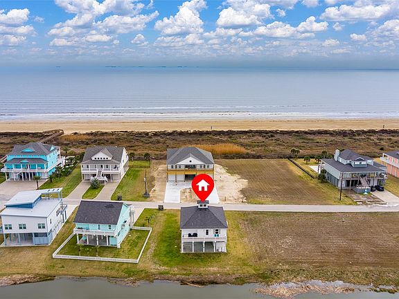 3rd image of 3833 Biscayne Beach Rd