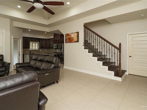 4th image of 2101 Stonebriar Rd