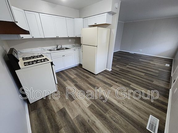 5th image of 676 Delaware Ave APT 28