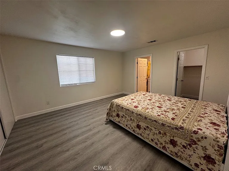 8262 Graves Ave — Photo 5