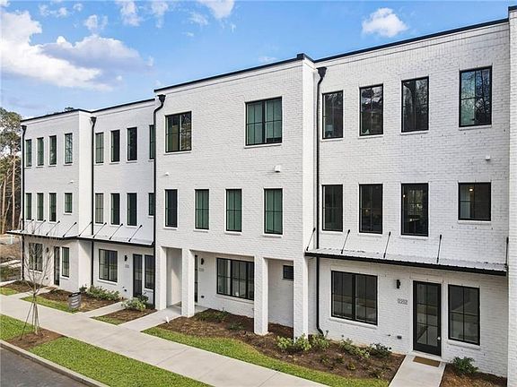 2nd image of 2202 Carlton Ct