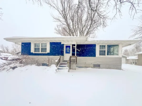 2010 High Dr SE, Cedar Rapids, IA 52403