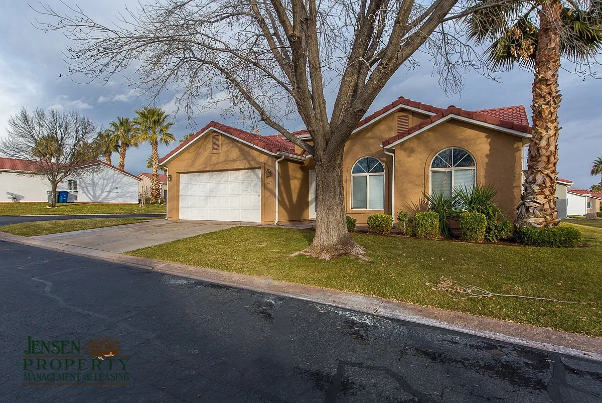 Home in Padre Lakes — Photo 1