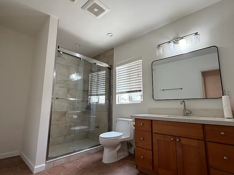 3033 Lexington Ave — Photo 3