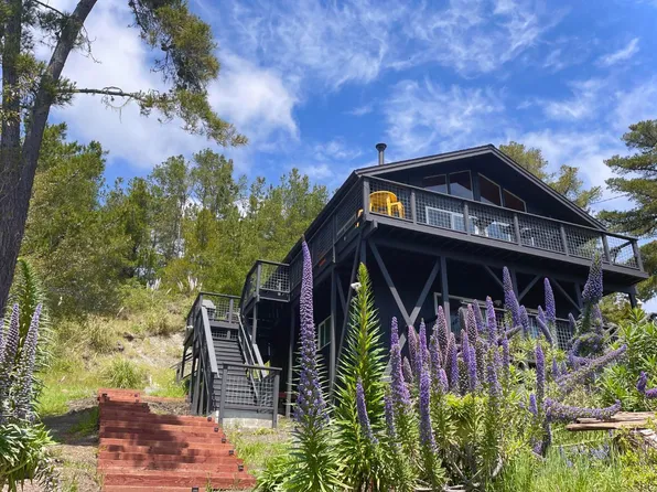 10800 Rock Point Drive, Jenner, CA 95450