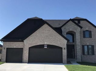 21820 Rio Grande Dr, Macomb, MI 48044