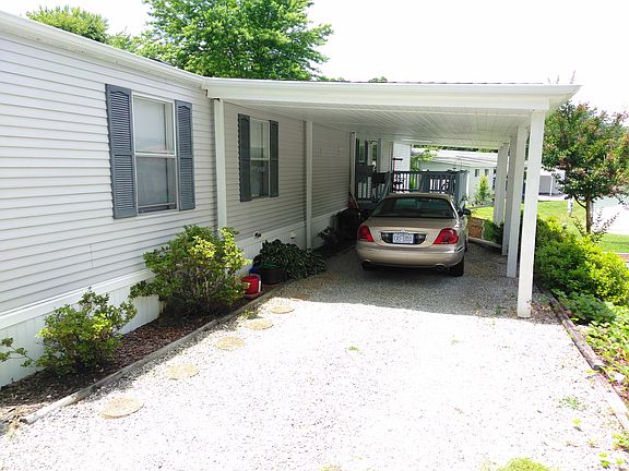 5th image of 49 Petunia Dr