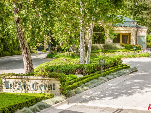 11829 Henley Ln, Los Angeles, CA 90077