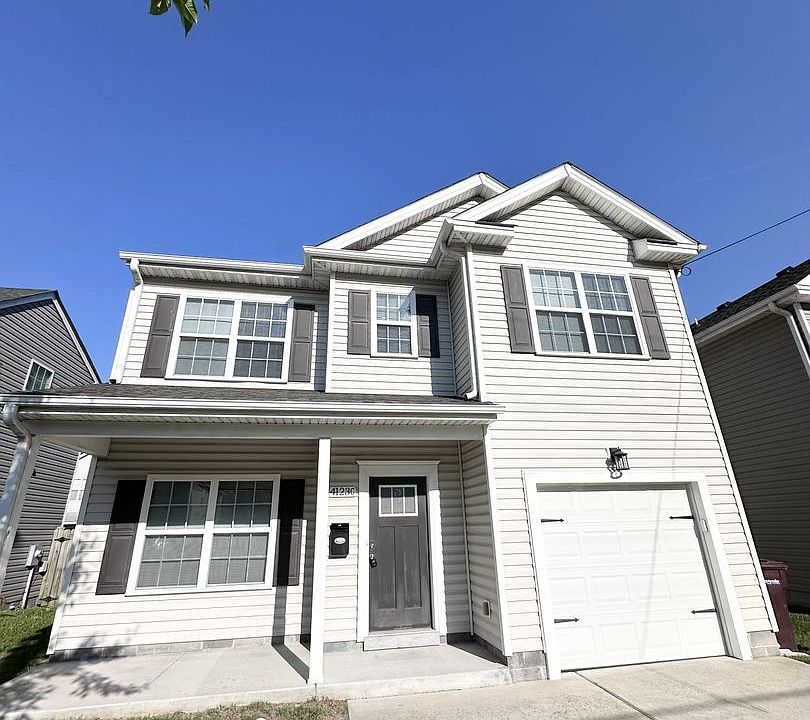 1st image of 4123C Everett St