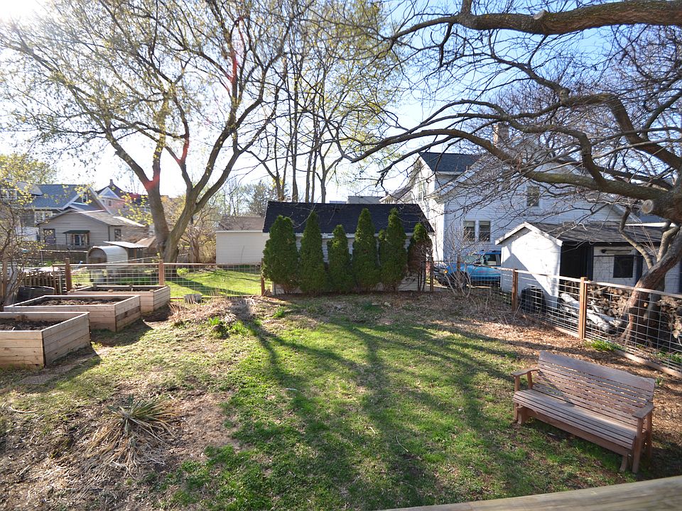 2nd image of 190 Garrison St