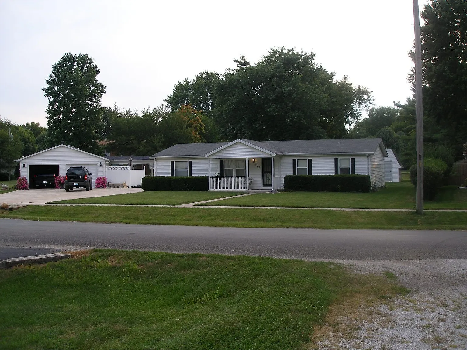 409 N 5th St photo 1