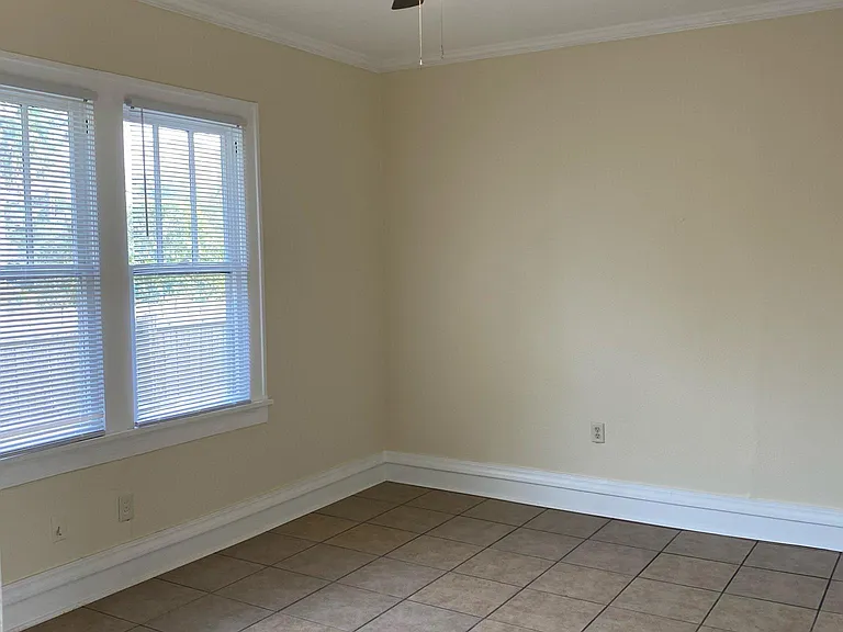 2735 Forbes St — Photo 7