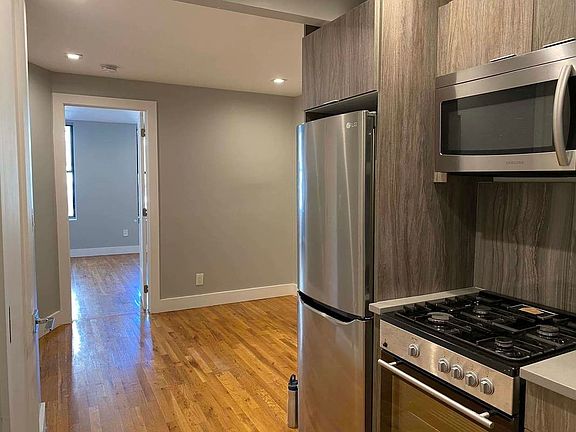 2nd image of 137 E 110th St APT 2RE