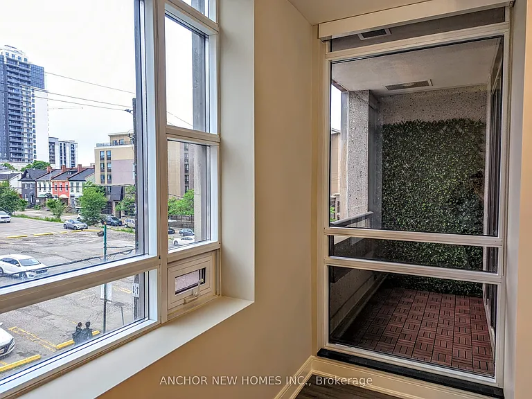 150 Main St W #304 — Photo 21