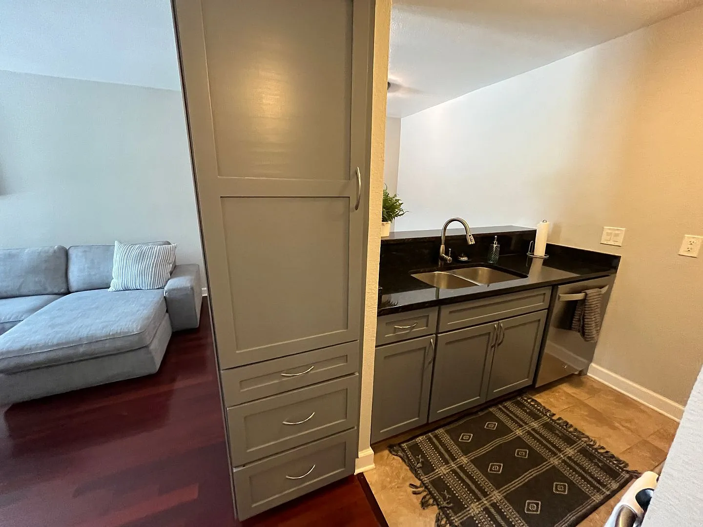 Live in the Heart of SoCo | Furnished Condo with Pool & Gym — Photo 4