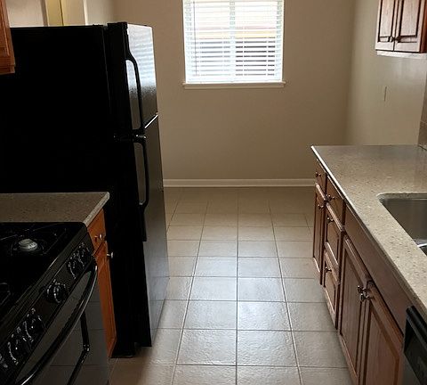 3rd image of 29171 Sherry Ave