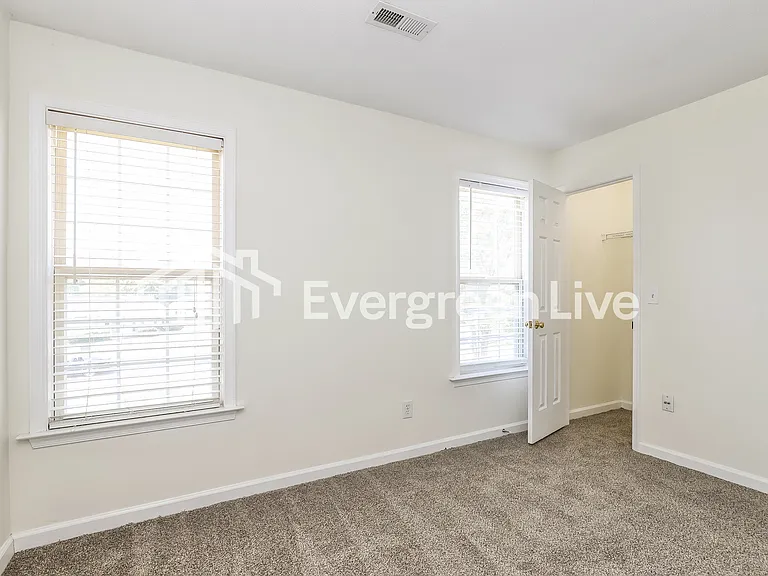 4092 Pleasant Valley Rd — Photo 12