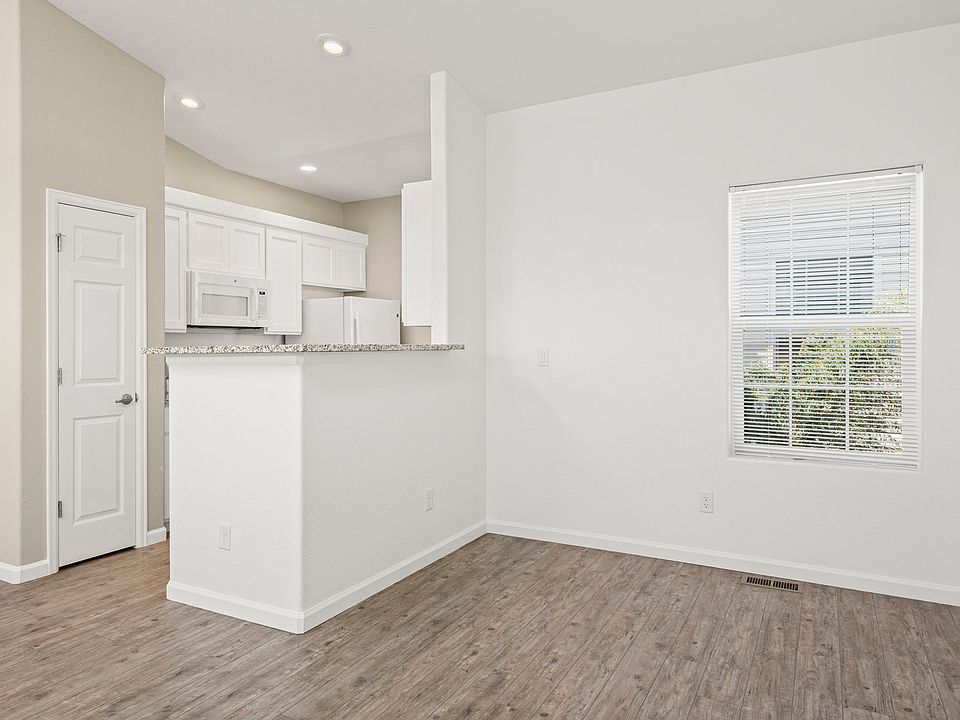 1st image of 2450 Pelican Way