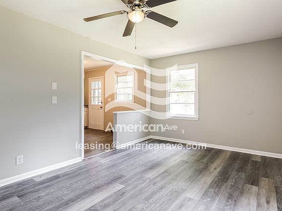 702440_005_living_room_13977392.jpg
