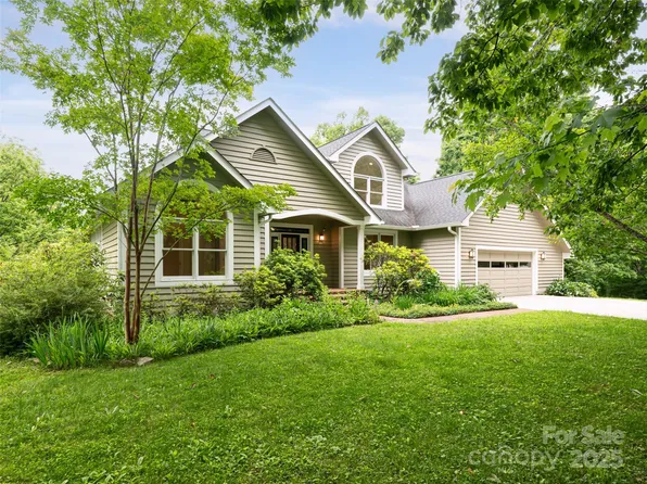 15 Breckenridge Dr, Fairview, NC 28730