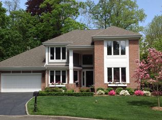 23 Hidden Pond Dr, Rye Brook, NY 10573